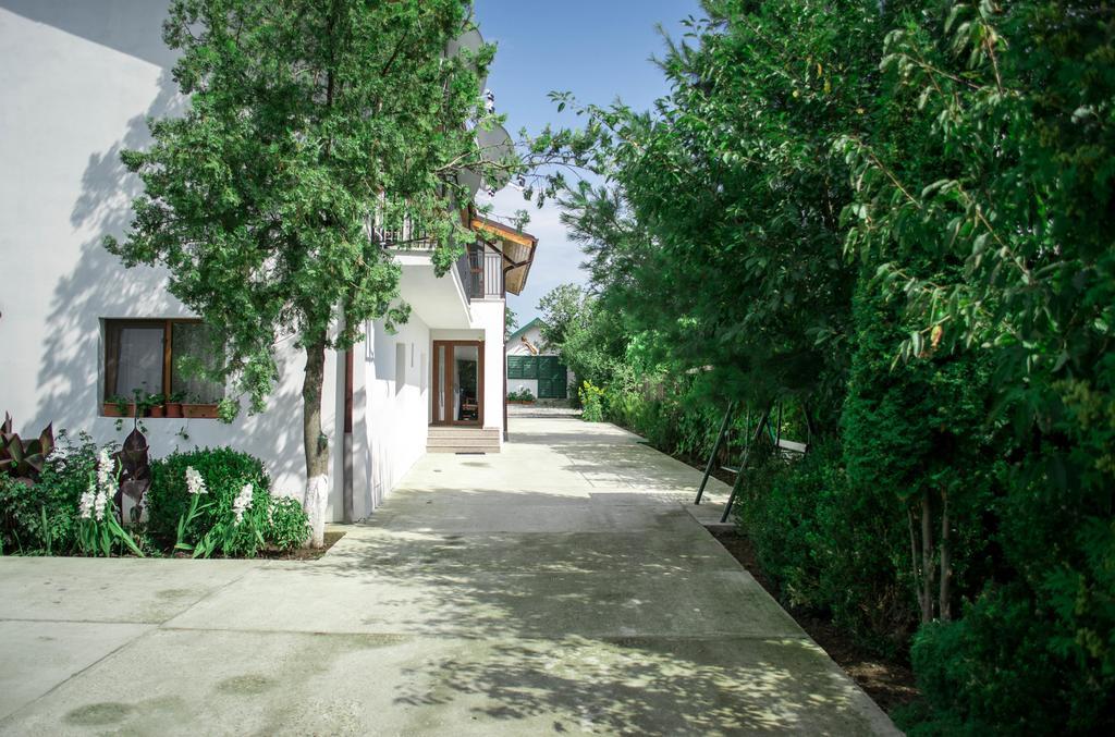 Casa Diana Hotel Comana Exterior photo