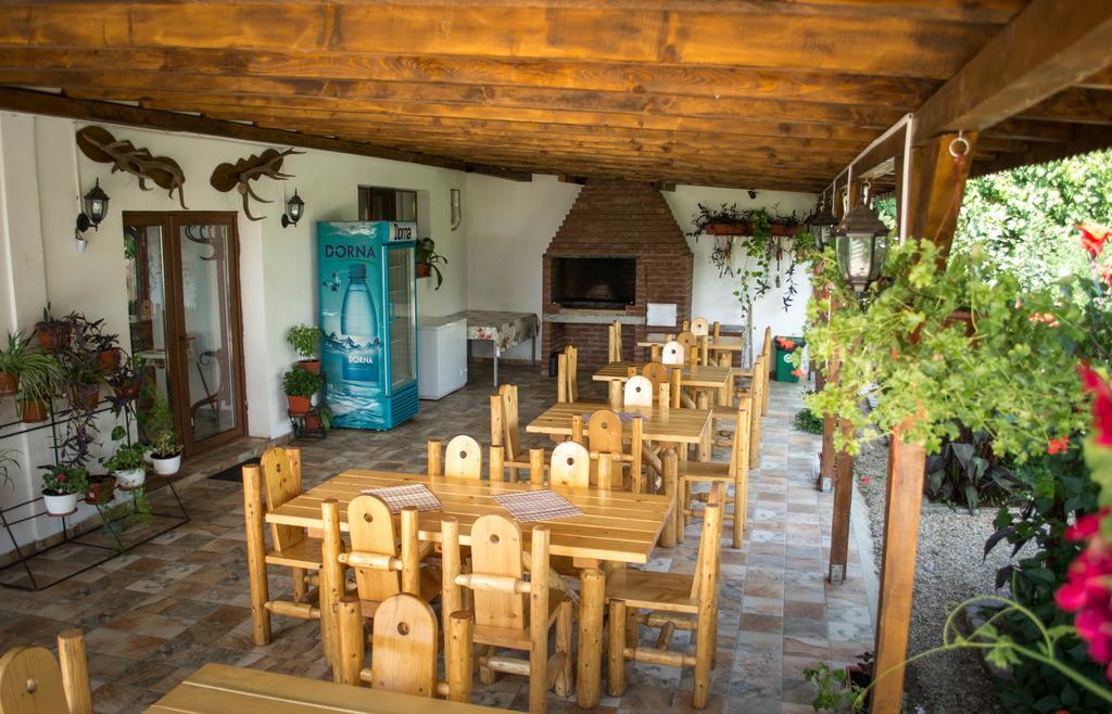 Casa Diana Hotel Comana Exterior photo